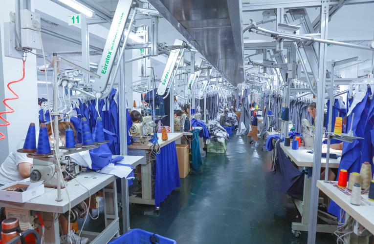 陈发宽,公司经营范围包括:加工,生产,销售:服装,针纺织品